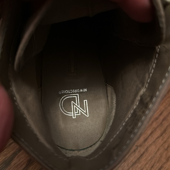 Boots - Picture 4 of 6